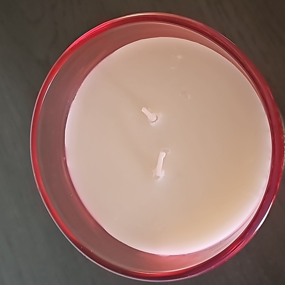 Butterfly Flower Candle 26.50 oz 753 g - Picture 3 of 7